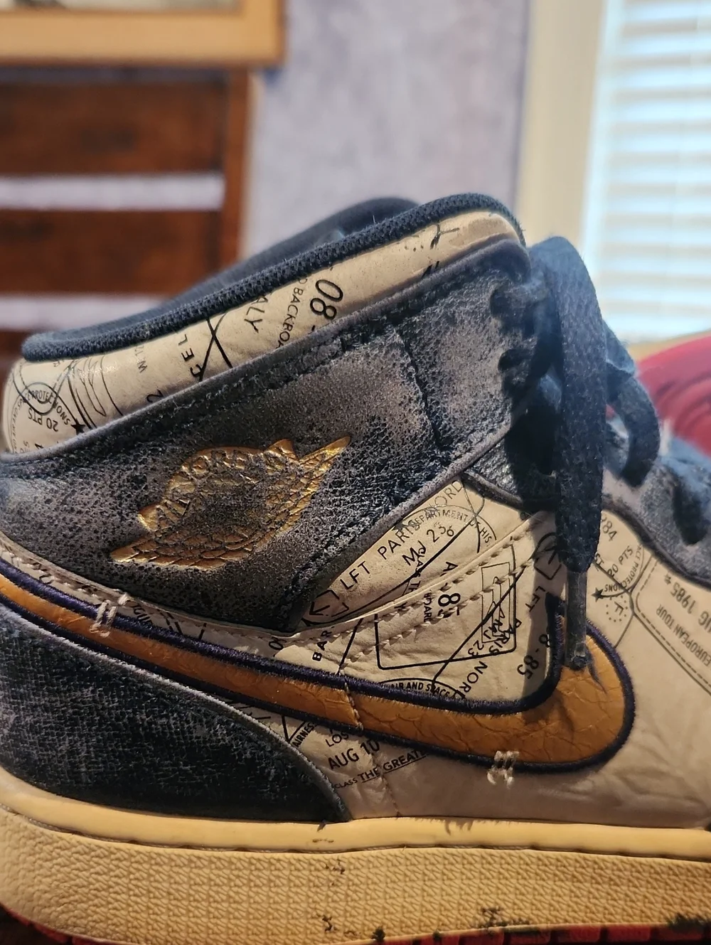 Nike Jordans 1 Mid' Top Blue and Gold - Sneakers, 5.5Y